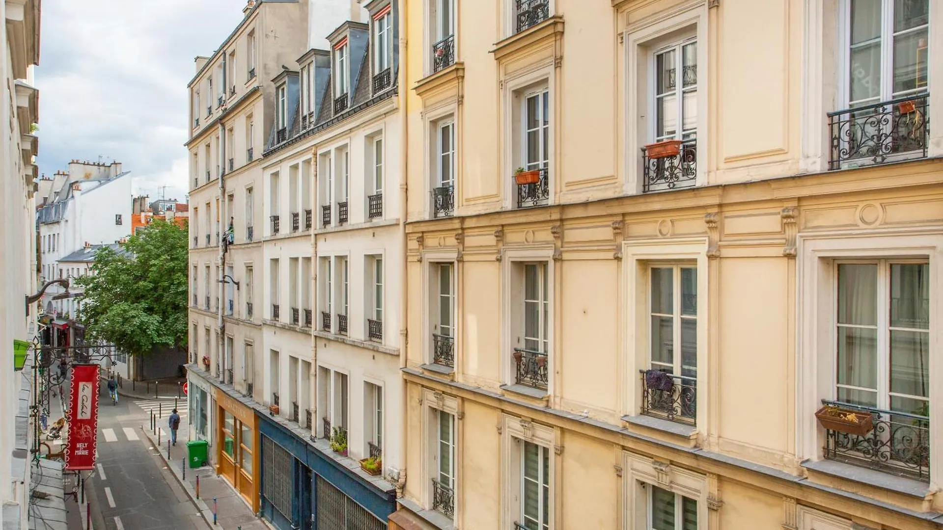 Charming Parisian Apartment With Views France