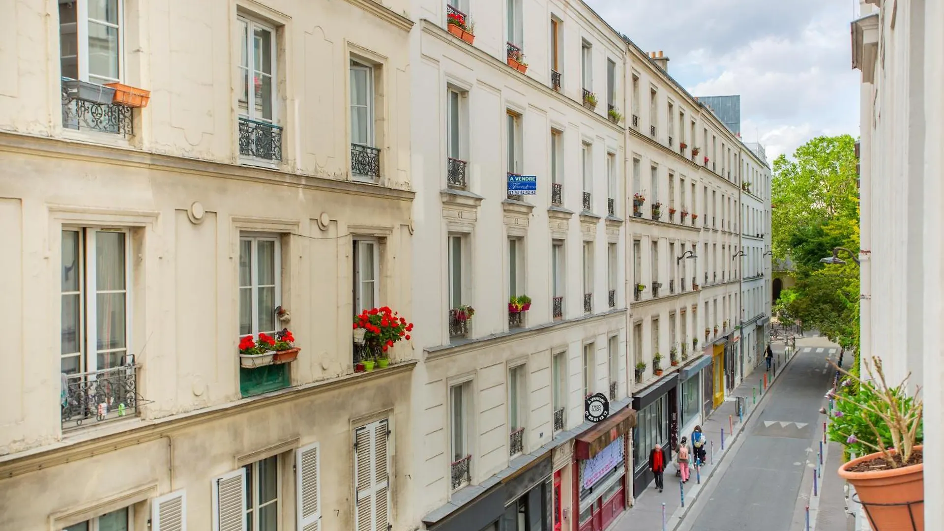 Charming Parisian Apartment With Views 0*, Paris France
